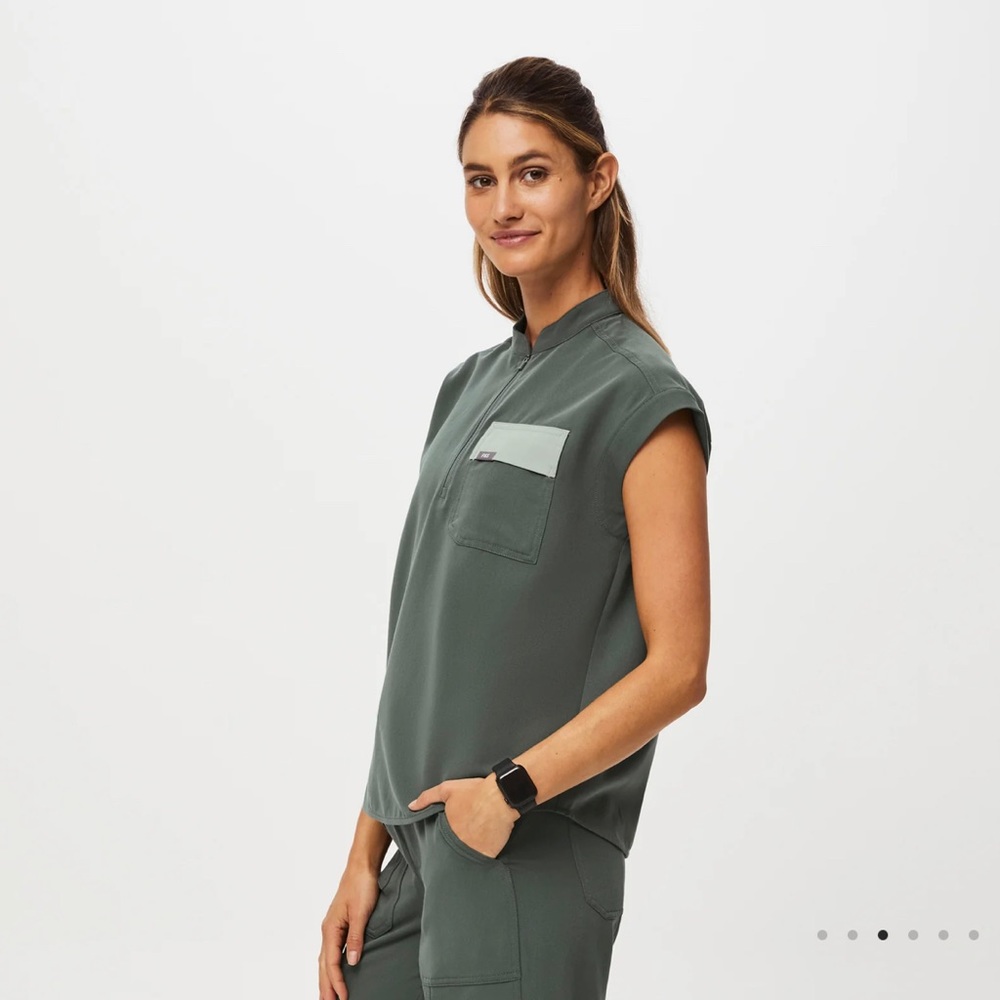 women's Bonsai Kisumu - Cargo Scrub Top - S / Bonsai